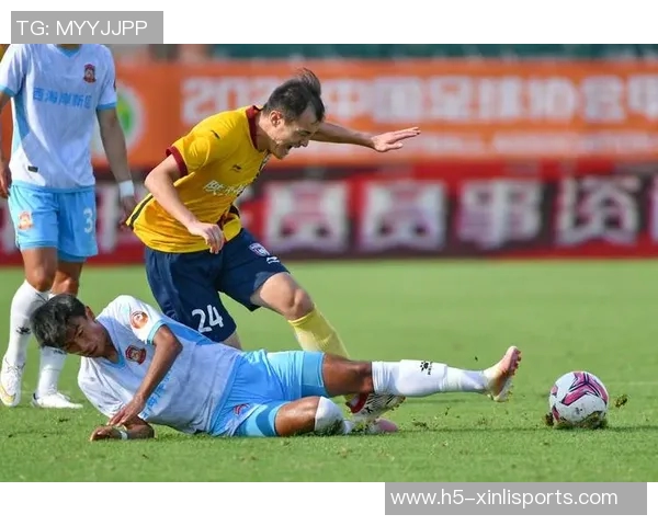 足球铲球技巧解析与实战应用提升球员防守能力的关键要素 足球铲球技巧解析与实战应用提升球员防守能力的关键要素